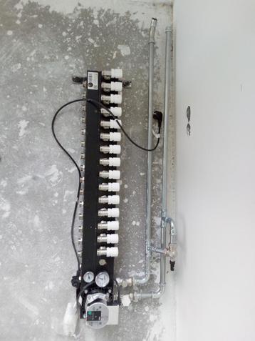 Vloerverwarmingsverdeler 15 groepen - Nieuw! beschikbaar voor biedingen