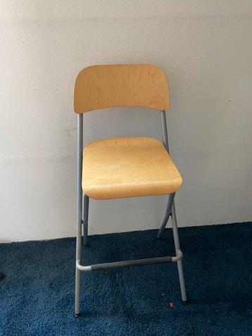 Barstoelen beschikbaar voor biedingen