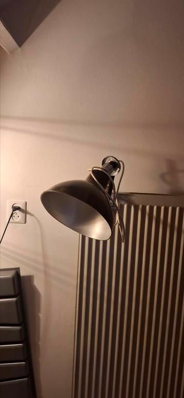 Vintage wandlamp beschikbaar voor biedingen