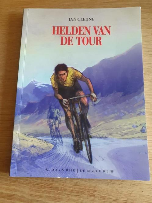 boek helden van de tour stripboek wielrennen jan cleijne, Boeken, Sportboeken, Gelezen, Lopen en Fietsen, Ophalen of Verzenden
