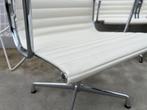 Vitra Eames EA107 wit lederen vergaderstoelen, 6x, Huis en Inrichting, Stoelen, Verzenden, Wit, Design, Zo goed als nieuw