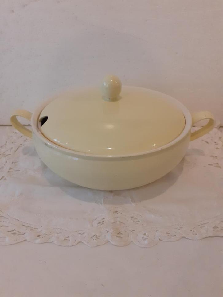 Petrus Regout - Maas - mooie pastelgele dekschaal, Antiek en Kunst, Antiek | Servies los, Ophalen of Verzenden