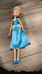 Barbie pop 2015, Kinderen en Baby's, Speelgoed | Poppen, Gebruikt, Ophalen of Verzenden, Barbie