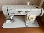 Vintage naaimachine met bijbehorende tafel, Ophalen, Gebruikt, Naaimachine, Overige merken