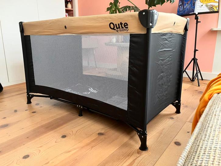 Campingbed/reisbed Qute q-sleep, Kinderen en Baby's, Babywiegjes en Ledikanten, Zo goed als nieuw, Reisbedje, Verzenden
