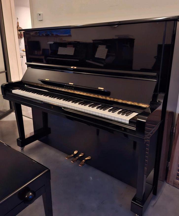 Samick SU-131 piano zwart hoogglans, Muziek en Instrumenten, Piano's, Zo goed als nieuw, Piano, Zwart, Hoogglans, Ophalen of Verzenden