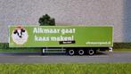 Herpa oplegger Dailycool (Alkmaar gaat kaas maken), Hobby en Vrije tijd, Modelauto's | 1:87, Nieuw, Ophalen of Verzenden, Bus of Vrachtwagen