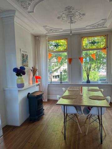 Dining table beschikbaar voor biedingen