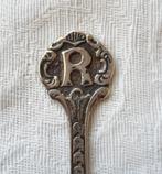 Lepeltje Letter R., Verzilverd, Ophalen of Verzenden, Zo goed als nieuw, Metaal
