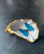 Oester decoratie met blauwe vlinder en gouden rand schelp, Overige materialen, Schaal, Nieuw, Ophalen of Verzenden
