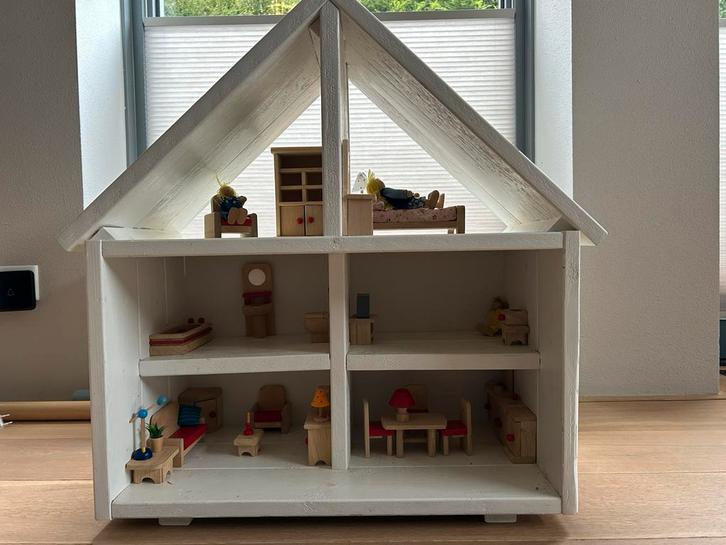 Houten Poppenhuis Ingericht, Kinderen en Baby's, Speelgoed | Poppenhuizen, Zo goed als nieuw, Poppenhuis, Ophalen
