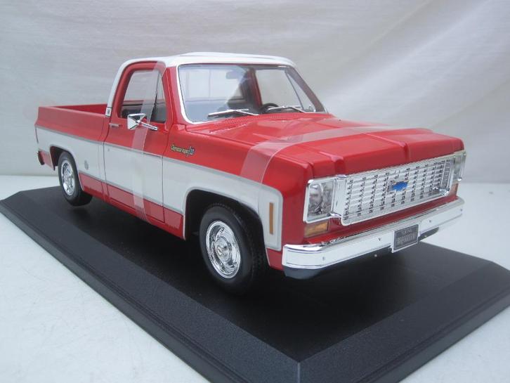 Chevrolet C10 Cheyenne Super Pickup 1974 1:18 Maisto, Hobby en Vrije tijd, Modelauto's | 1:18, Nieuw, Auto, Maisto, Ophalen of Verzenden