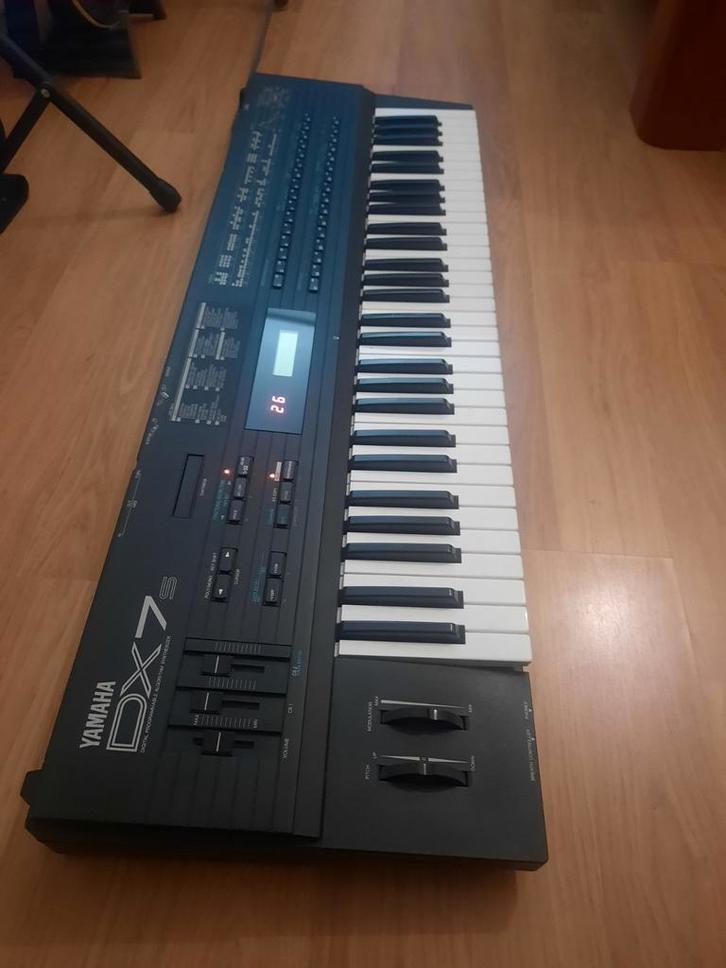 Yamaha DX7s - Iconische 80s Synth in Topstaat!, Muziek en Instrumenten, Synthesizers, Gebruikt, 61 toetsen, Yamaha, Met midi-aansluiting