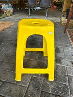 Vintage jaren 80 gele kunstof kruk, ?, Zo goed als nieuw, ?, ?