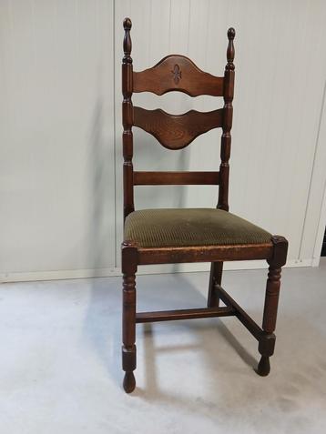 klassiek model stoel beschikbaar voor biedingen