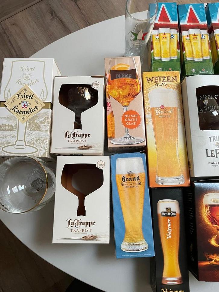 24 mooie bierglazen ( nieuw) collectors bijna gratis, Verzamelen, Glas en Borrelglaasjes, Nieuw, Bierglas, Ophalen