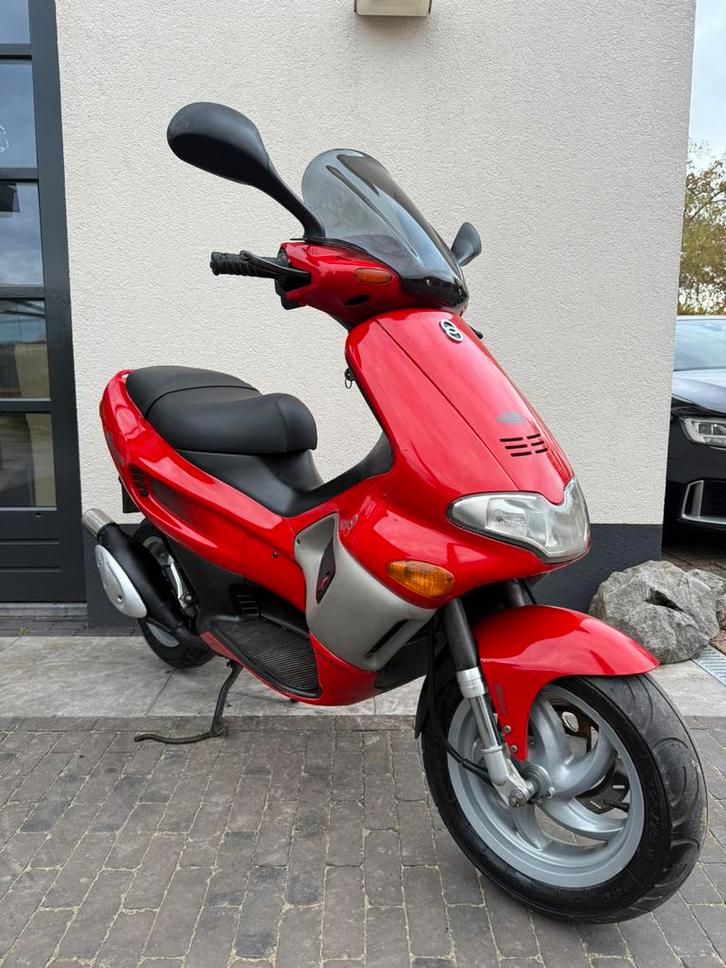 ⭐️Gilera runner 50cc 2 takt darkdream Brom zeer snel⭐️, Motoren, Tuning en Styling, Ophalen