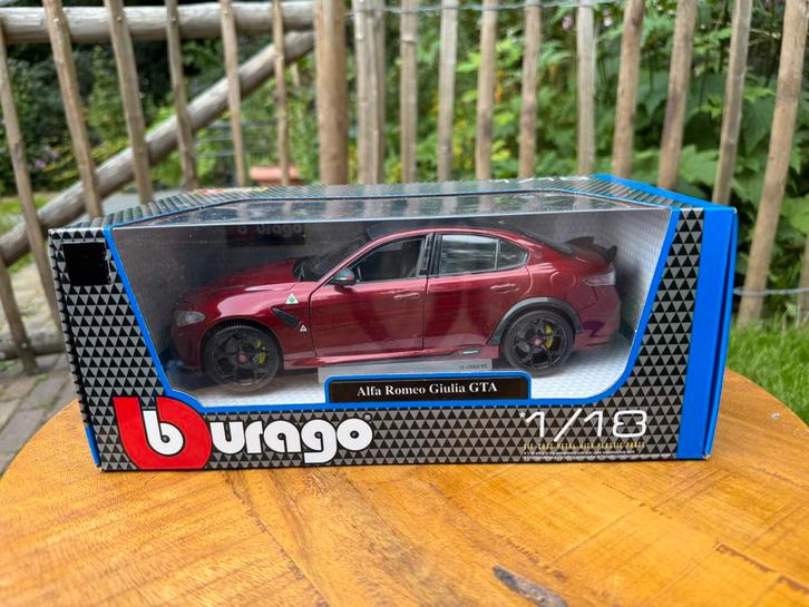 Alfa Romeo Giulia GTA modelauto Bburago, Hobby en Vrije tijd, Modelauto's | 1:18, Zo goed als nieuw, Bburago, Ophalen of Verzenden