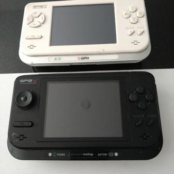 GP2X F100 + F200 linux gaming handheld (als set te koop) 