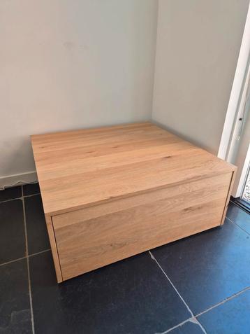 Eikenhouten salontafel op wieltjes - 100x100x40 beschikbaar voor biedingen