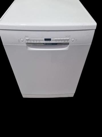 Nette Vaatwasser - Schoon en klaar voor gebruik! beschikbaar voor biedingen