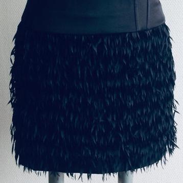 Sexy korte zwarte rok met veertjes / franjes  maat M 