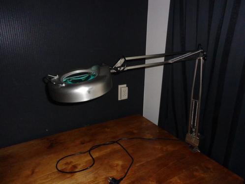 loeplamp   louplamp  vergrootlamp, Hobby en Vrije tijd, Vergrootglazen, Loepen en Loeplampen, Gebruikt, Loeplamp, Ophalen