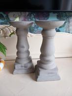 Twee grote stenen kandelaars, Huis en Inrichting, Woonaccessoires | Kandelaars en Kaarsen, Overige materialen, 25 tot 50 cm, Ophalen of Verzenden