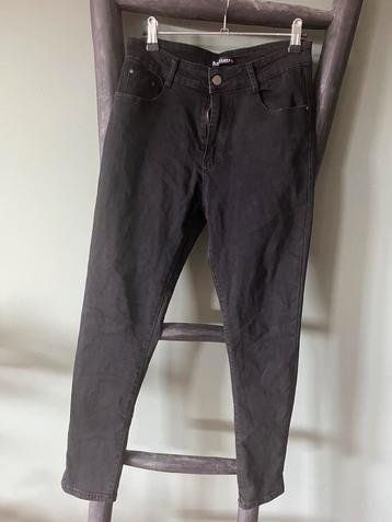 Zwarte spijkerbroek 38 jeans broeken zwart broek pants beschikbaar voor biedingen