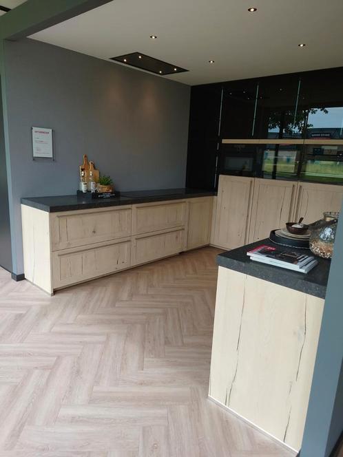 Complete showroom keuken met veel luxe extra opties, Huis en Inrichting, Keuken | Complete keukens, Nieuw, Ophalen