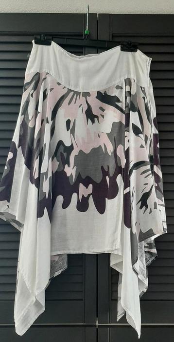 DEPT gevoerde rok,leuke details,wit/roze/grijs/paars.Mt.L. beschikbaar voor biedingen