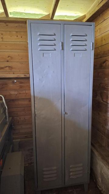 Garderobekast, lockerkast beschikbaar voor biedingen
