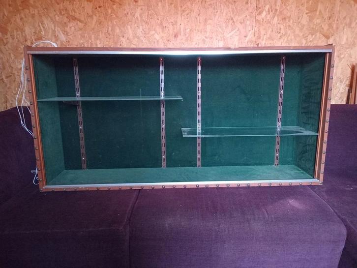 Grote vitrinekast prijzenkast met verlichting, Huis en Inrichting, Kasten | Vitrinekasten, Gebruikt, Minder dan 100 cm, 150 tot 200 cm