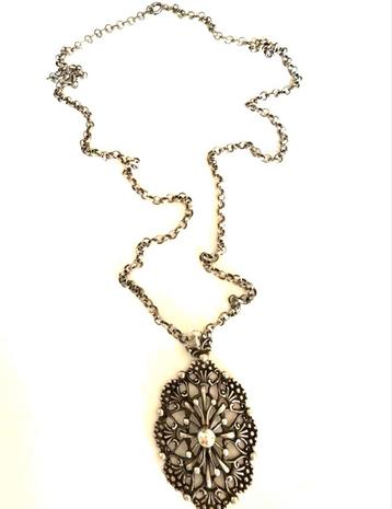 Antieke zilveren jasseron ketting en hanger beschikbaar voor biedingen