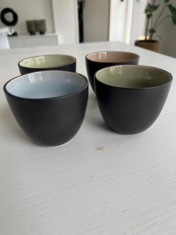 4 thee/koffiekopjes  beschikbaar voor biedingen
