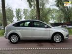 Ford Focus 1.6 Titanium KEYLESS!CLIMA!CRUISE!5DEURS!, Gebruikt, Zwart, 4 cilinders, 620 kg