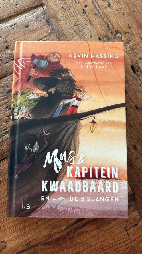 Kevin Hassing - Mus en kapitein Kwaadbaard en De 5 slangen, Boeken, Kinderboeken | Jeugd | 10 tot 12 jaar, Zo goed als nieuw, Ophalen of Verzenden