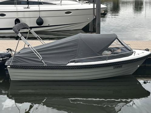 Sloep 4,70 met 20 pk motor en trailer, Watersport en Boten, Sloepen, Zo goed als nieuw, 10 tot 30 pk, 3 tot 6 meter, Buitenboordmotor