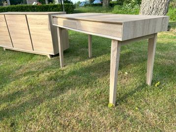 Ikea kast en bijbehorend tafeltje