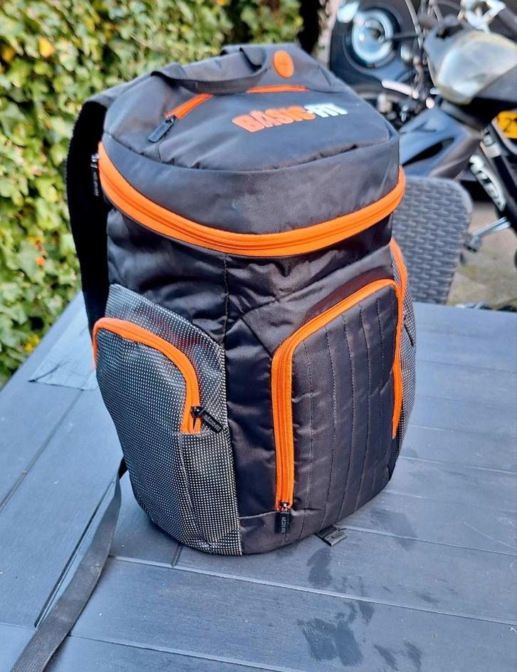 BasicFit zwart/oranje stevige sportas/rugzak, reistas, Sport en Fitness, Overige Sport en Fitness, Zo goed als nieuw, Ophalen of Verzenden