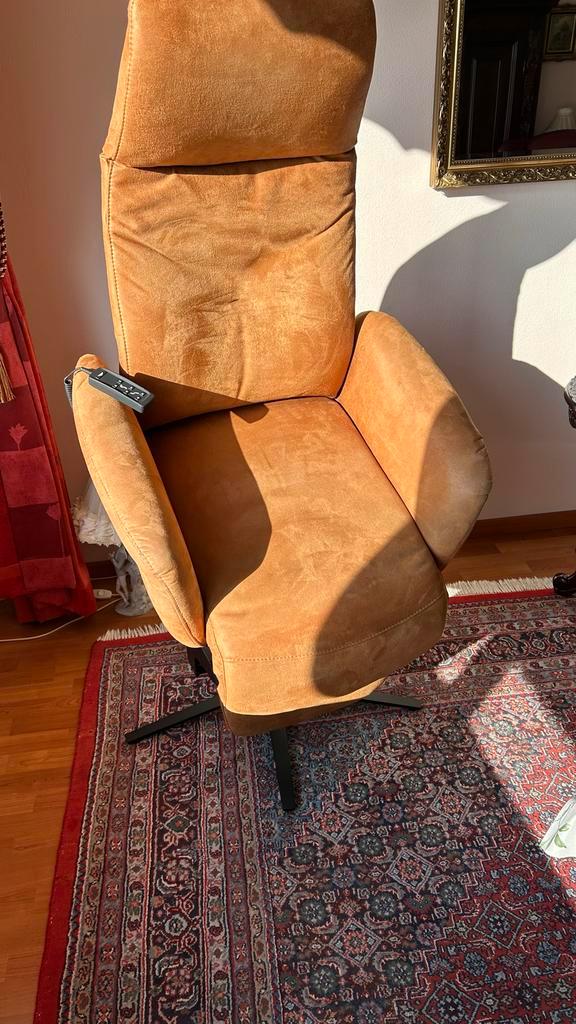 Gebruikte Sta-op Stoel - Snoerloos!, Huis en Inrichting, Fauteuils, Gebruikt, Leer, 50 tot 75 cm, Minder dan 75 cm, Ophalen of Verzenden