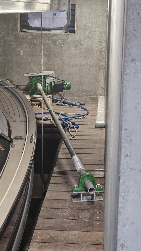 Botenlift tot 2000 kg met afstandsbediening, Watersport en Boten, Overige Watersport en Boten, Zo goed als nieuw, Ophalen