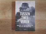 Jan Julia Zurne Tussen twee vuren, Ophalen of Verzenden, Tweede Wereldoorlog, Zo goed als nieuw