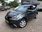 Toyota Aygo 1.0 VVT-i x-play AUTOMAAT *PDC*AIRCO*5DEURS*ELEK, Euro 5, Gebruikt, 4 stoelen, 24 km/l