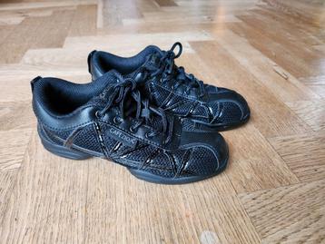 Capezio Danssneakers Zwart - Maat 34,5 beschikbaar voor biedingen