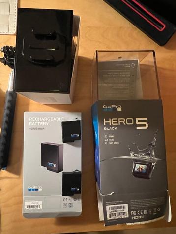 GoPro HERO5 – Black + Accessoires beschikbaar voor biedingen