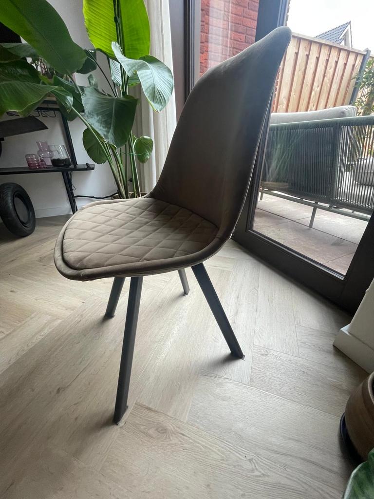 Mooie huiskamerstoel - Stijlvol en comfortabel, Huis en Inrichting, Bruin, Ophalen of Verzenden, Zo goed als nieuw, Metaal