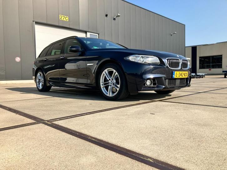 Unieke BMW 535I M-sport Xdrive Full options, Automaat, Zwart, Auto's, BMW, Particulier, 5-Serie, 4x4, ABS, Achteruitrijcamera