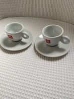 Illy, 2 espressokopjes gemaakt van wit porselein, Huis en Inrichting, Keuken | Servies, Ophalen of Verzenden, Zo goed als nieuw
