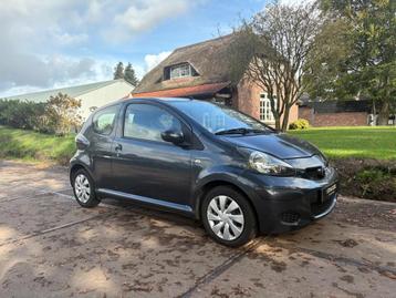 Toyota Aygo 1.0-12V Cool|AIRCO|BLUETOOTH|2 KEYS|RADIO|NAP|NL beschikbaar voor biedingen